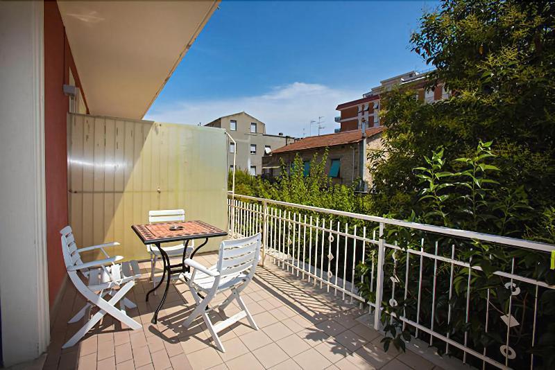 Hotel Lo Squalo Grottammare Εξωτερικό φωτογραφία
