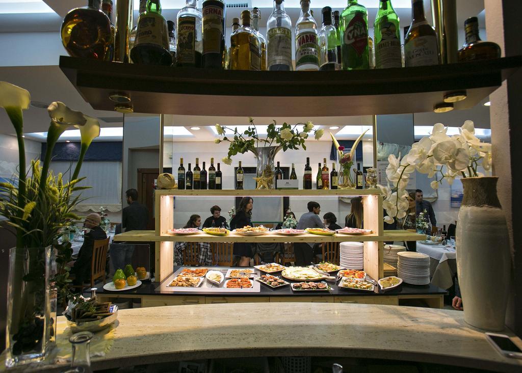 Hotel Lo Squalo Grottammare Εξωτερικό φωτογραφία