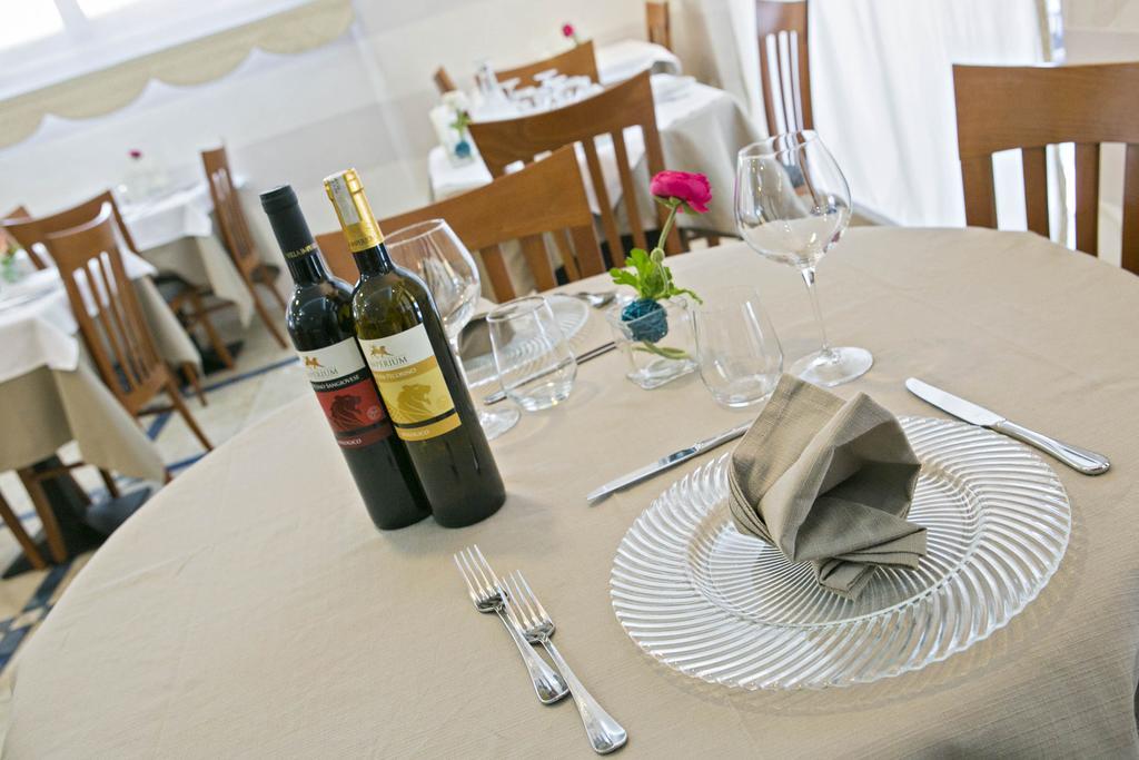 Hotel Lo Squalo Grottammare Εξωτερικό φωτογραφία