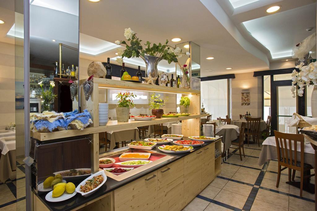 Hotel Lo Squalo Grottammare Εξωτερικό φωτογραφία
