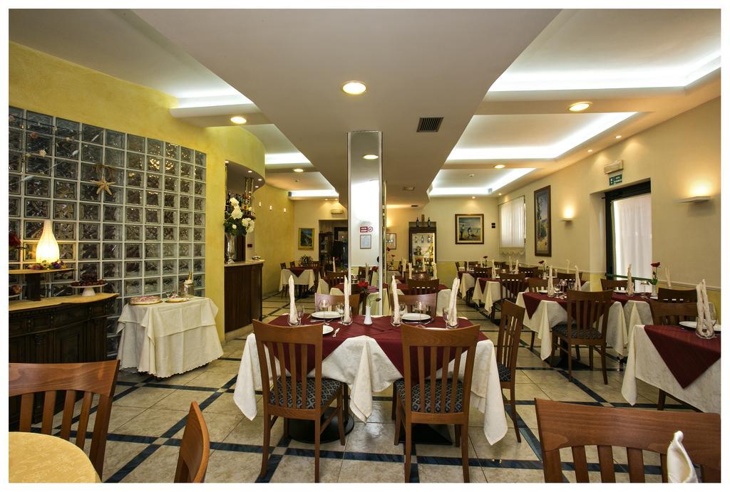 Hotel Lo Squalo Grottammare Εξωτερικό φωτογραφία